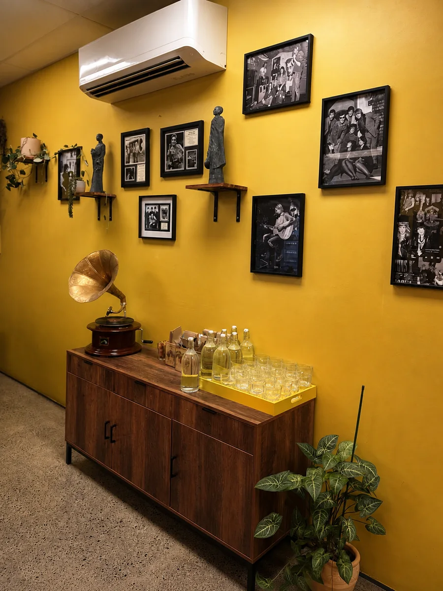 Hey Jude Cafe wall display and gramophone